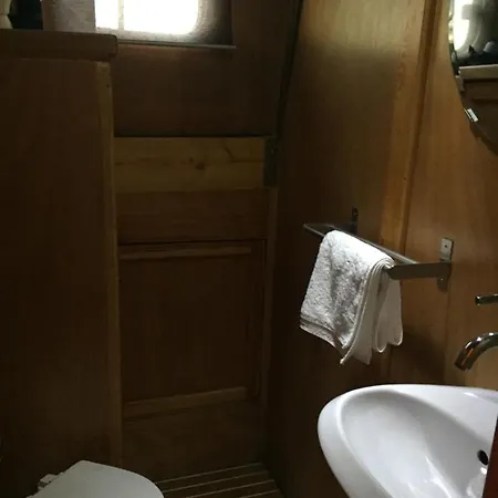 بوتيل Goktuga Boat&breakfast