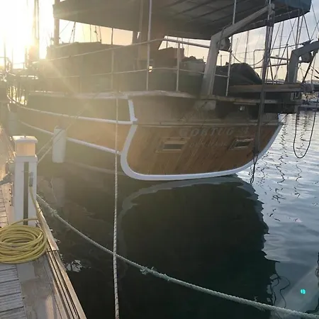 بوتيل Goktuga Boat&breakfast